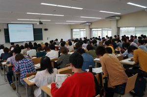 2013(H25)年度「現代地方自治経営論」が開講しました