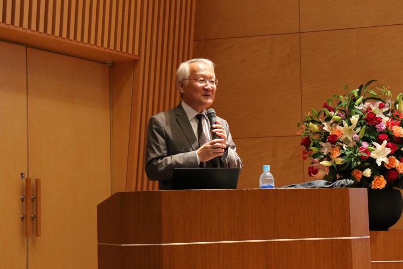 2019年7月3日(水)、独立行政法人経済産業研究所 所長(京都大学特任教授)・矢野 誠先生による大講演会「新しい貨幣理論 ―和同開珎から仮想通貨まで」を開催しました(経済学会)