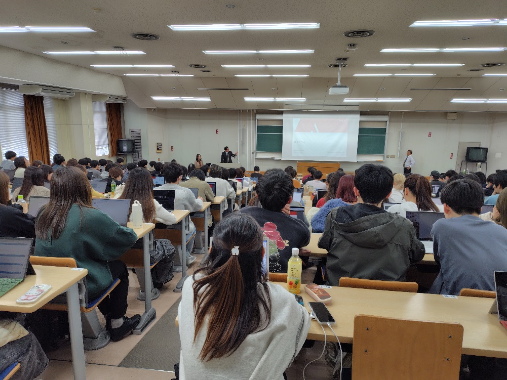 令和6年度の「資本市場の役割と証券投資」が開講しました