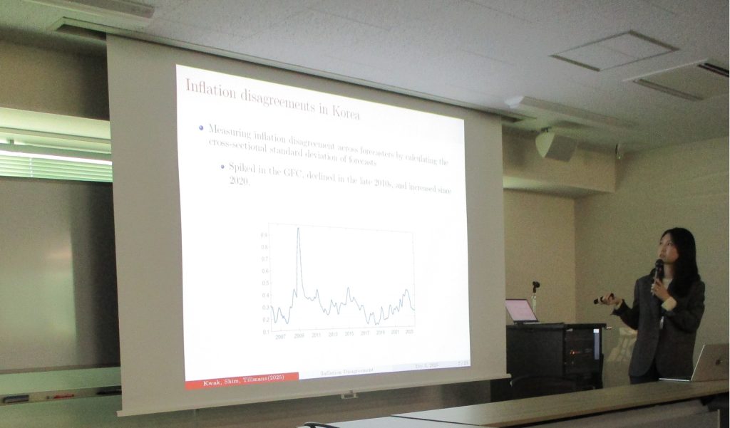 図2:シム・セリ先生の発表の様子